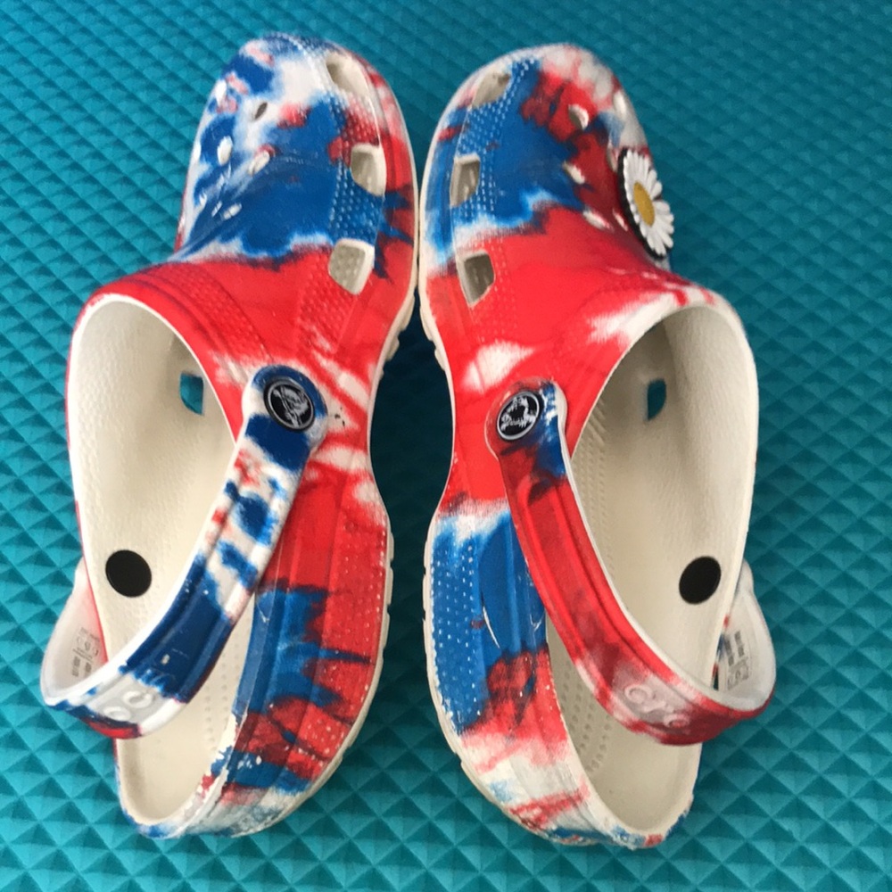 CROCS Unisex American Flag Colors Tie Dye Slip On Classic Clogs | 7M - 9W - Picture 9 of 11
